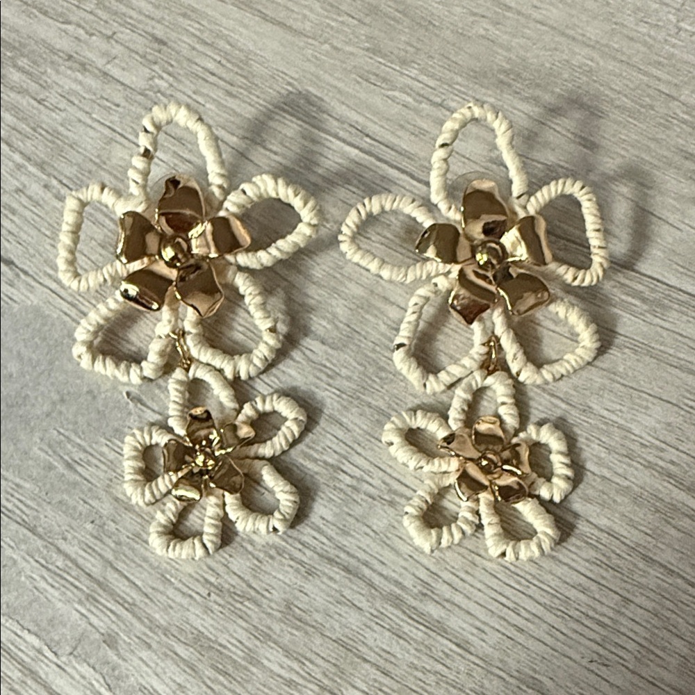 Chic Floral Gold and Cream Earrings